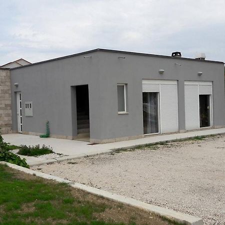 Apartments With A Parking Space Nin, Zadar - 13571 Bagian luar foto