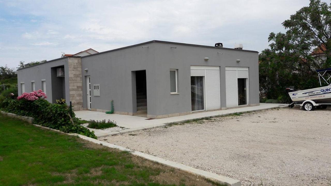 Apartments With A Parking Space Nin, Zadar - 13571 Bagian luar foto