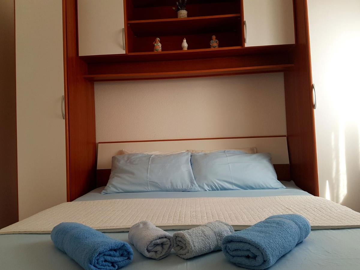 Apartments With A Parking Space Nin, Zadar - 13571 Bagian luar foto