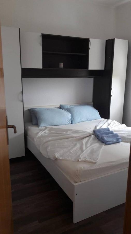 Apartments With A Parking Space Nin, Zadar - 13571 Bagian luar foto