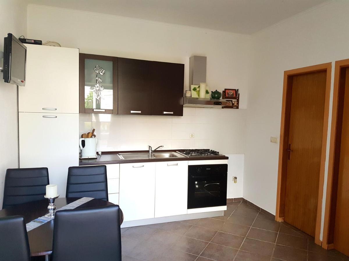 Apartments With A Parking Space Nin, Zadar - 13571 Bagian luar foto