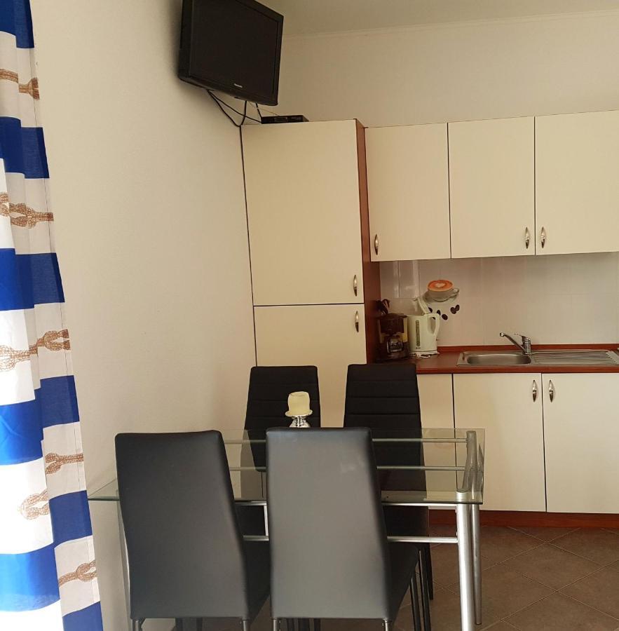 Apartments With A Parking Space Nin, Zadar - 13571 Bagian luar foto